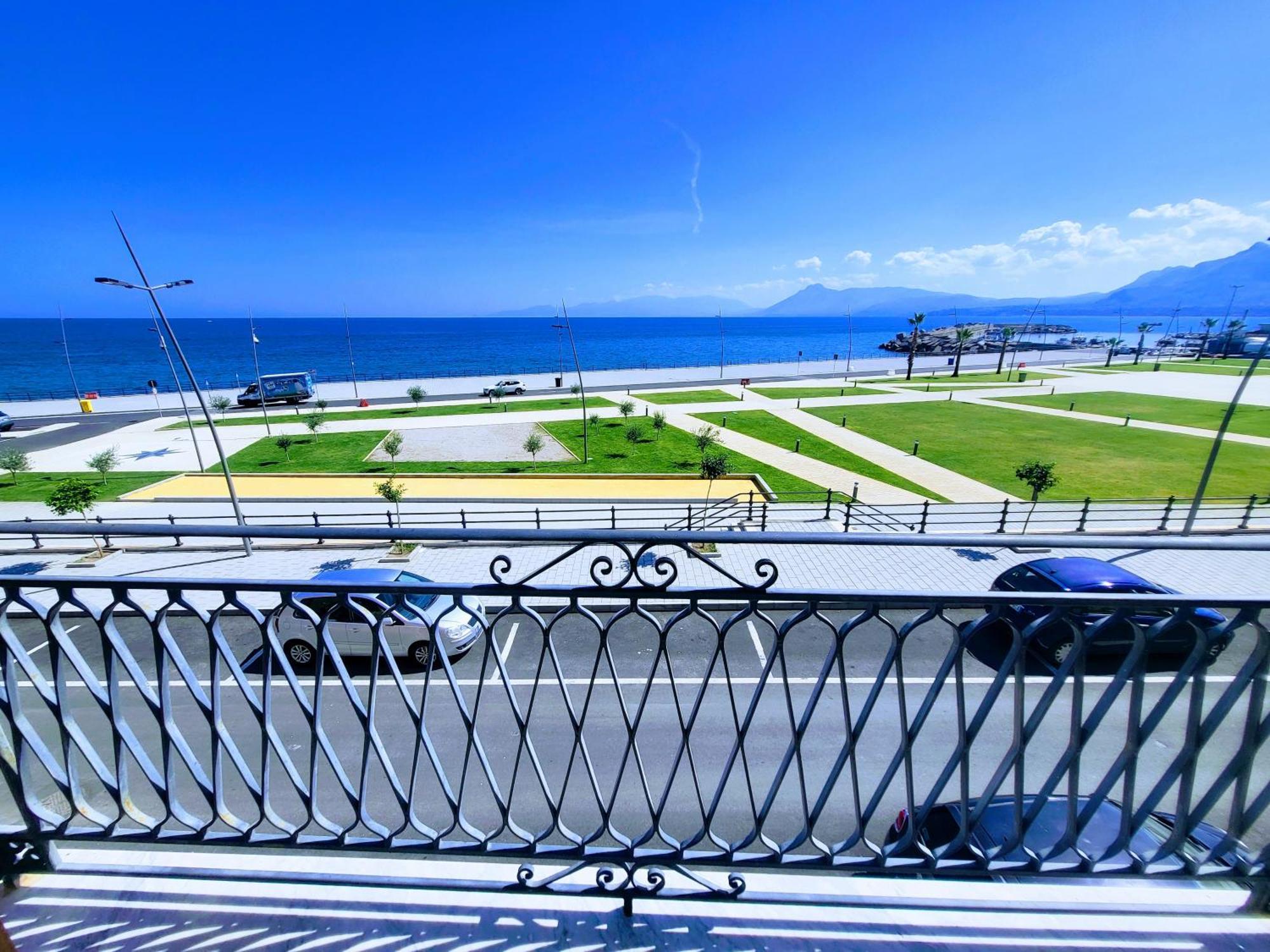 Seafront House Gabbiano Azzurro Apartman Santa Flavia Kültér fotó